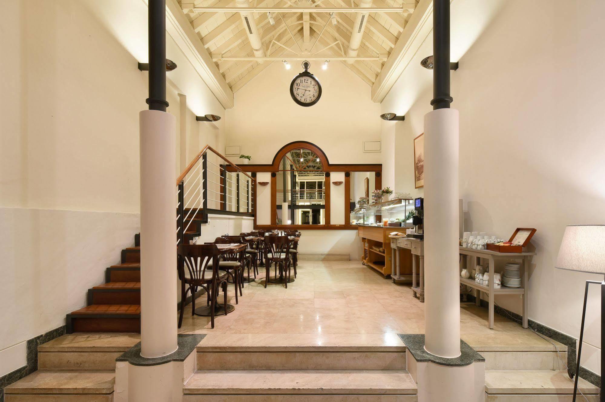 L'Hotel By Hostellerie Du Chateau Rolle Exterior photo